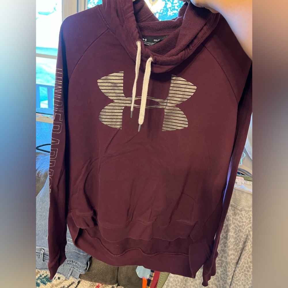 Under armor sweatshirt